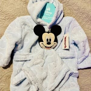 NWT Disney Baby Mickey Mouse Baby Robe and Lovie size